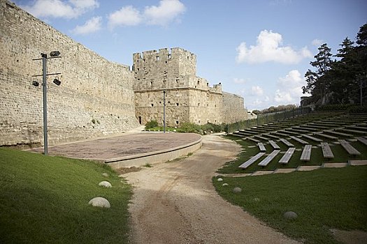 nhóm kín quý bà